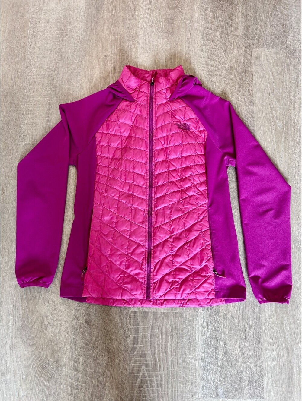 The North Face Women's Pink/Purple Thermoball Lightweight Puffer Jacket Size M